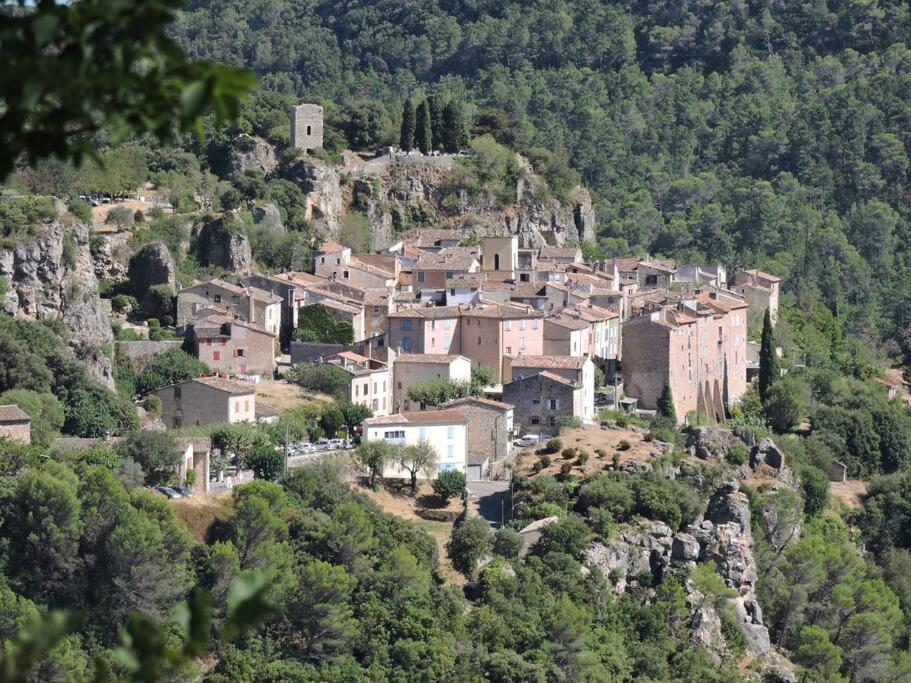 Chateaudouble : Appartement Au Calme Kültér fotó